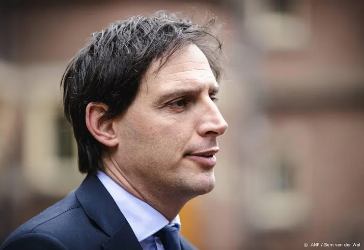 hoekstra wil belastingtarieven voor langere tijd vastleggen