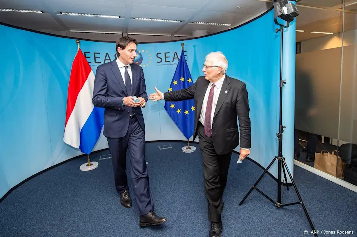 hoekstra zet eu niet buitenspel bij overleg met rusland