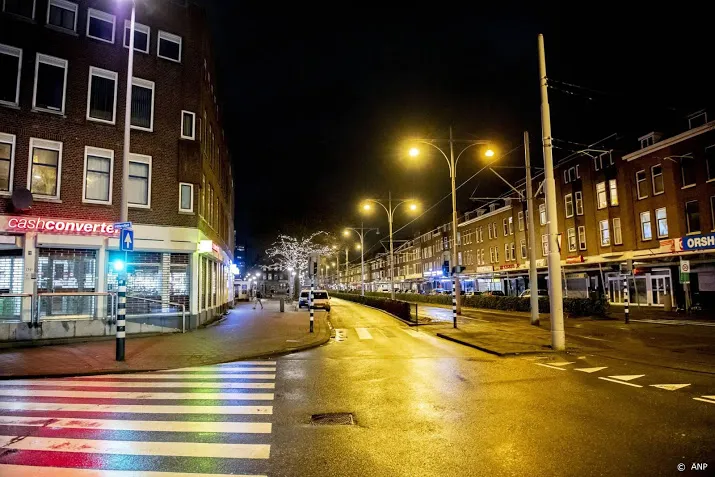 hof behandelt opheffen avondklok in spoedzitting