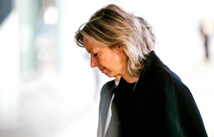 hof bekijkt vervolging ollongren opnieuw