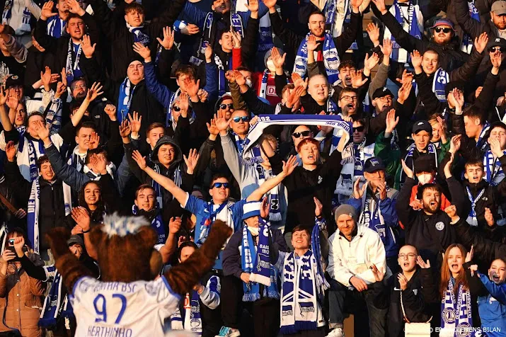 hoffenheim derde in bundesliga na zege op schalke 04