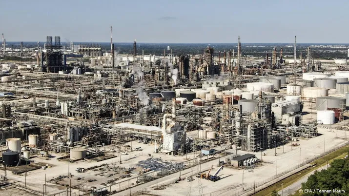 hoge olieprijzen jagen winst olieconcern exxonmobil aan