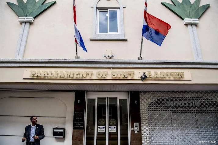 hoge tussentijdse opkomst bij verkiezingen sint maarten