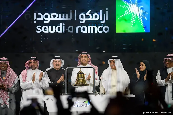 hogere olieprijzen stuwen winst staatsolieconcern saudi aramco