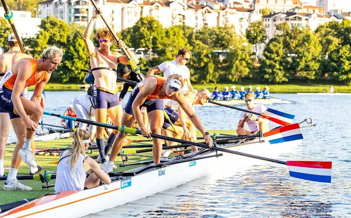 holland acht wordt tweede achter de britten op wk roeien