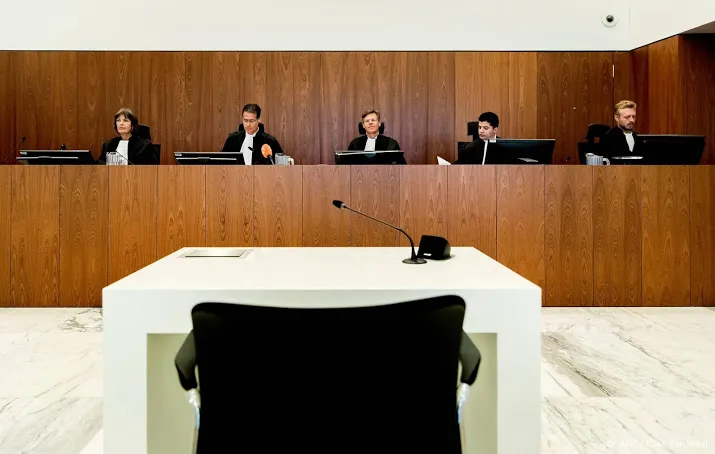 holleeder wil dat ander hof zijn zaak doet