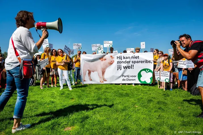 honderden bij animal rights mars amsterdam