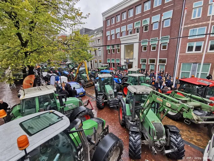 honderden boeren bij spoeddebat in leeuwarden
