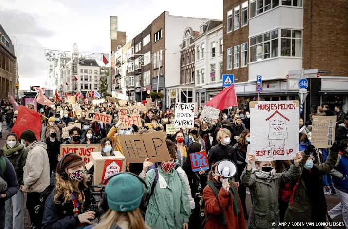honderden demonstranten bij woonprotest in utrecht
