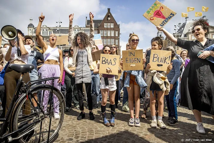 honderden demonstranten op dam tegen afschaffen abortuswet in vs