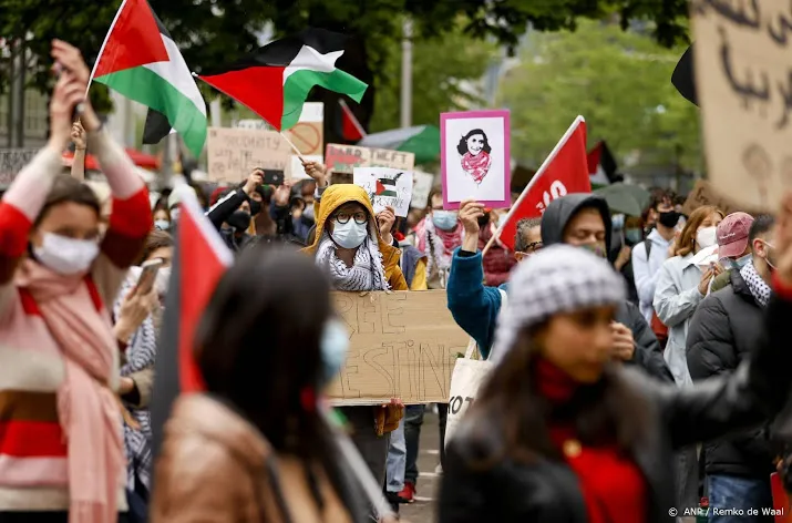 honderden mensen bij pro palestijnse demonstraties in den haag