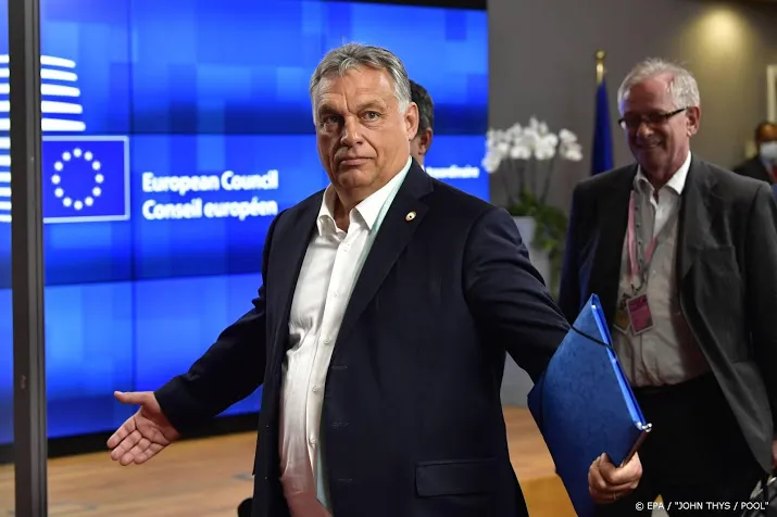 hongaarse premier orban vergelijkt rutte met communisten