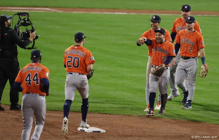 honkballers astros een zege verwijderd van winst world series