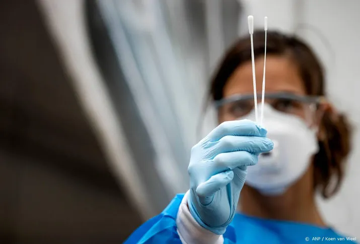 hoofd infectieziekten ggd amsterdam volksgezondheid in gevaar