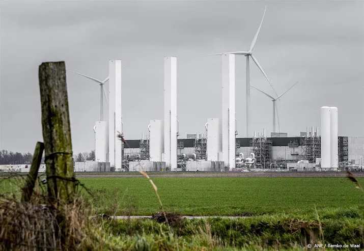 hoofdaannemer groningse stikstoffabriek in oktober operationeel