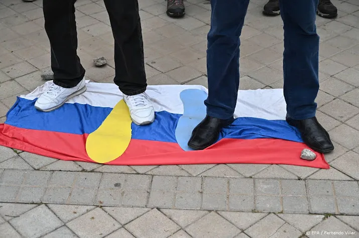 hoofdkantoor olieconcern totalenergies besmeurd vanwege rusland