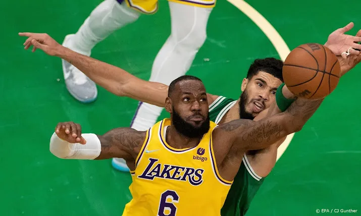 hoofdrol voor basketballers antetokounmpo en james in nba