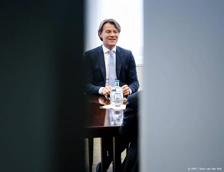 hoogleraren praten informateur putters bij over kabinetsvormen