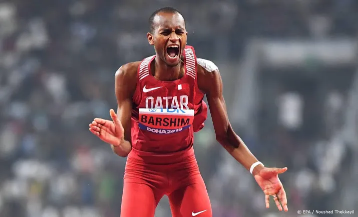 hoogspringer barshim schenkt qatar goud
