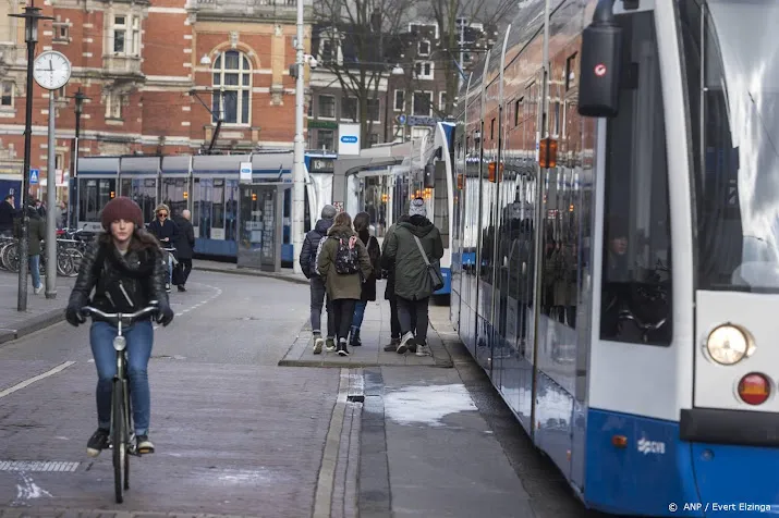 htm geen trams en bussen na 14 00 uur om storm