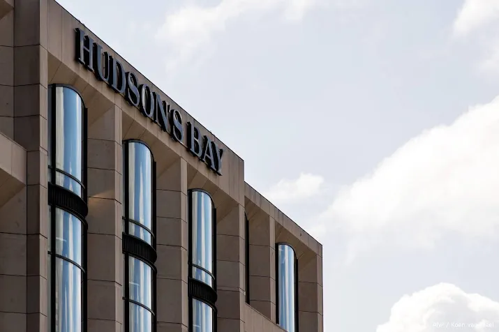hudsons bay wil onder betalingen aan verhuurders uitkomen