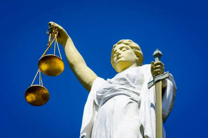 huisarts verdacht van ontucht met 7 patientjes