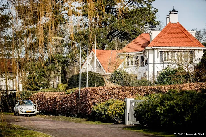 huizenprijzen stijgen ongekend hard naar nieuwe records