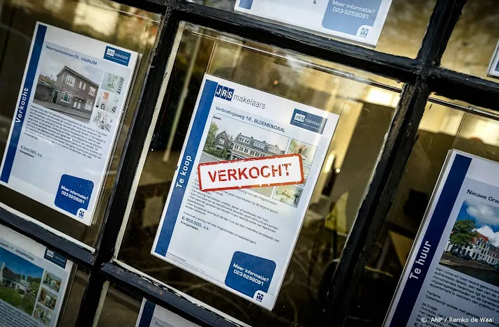 huizenprijzen volgens makelaars flink gedaald in zomerkwartaal