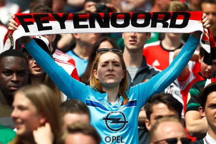 huldiging feyenoord in kuip begonnen