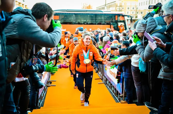 huldiging olympiers begonnen