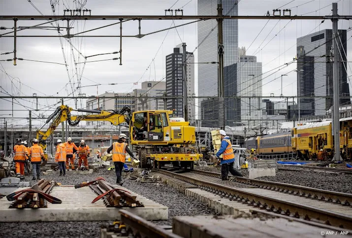 ic direct vaak vertraagd door werkzaamheden en hsl problemen