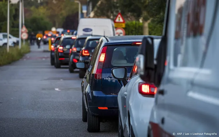 iea roept op tot meer thuiswerken om olieverbruik te verminderen