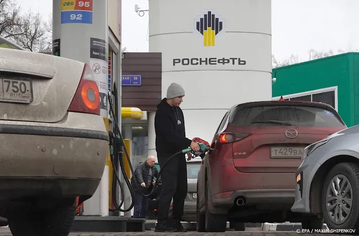 iea russische olie inkomsten gedaald in november