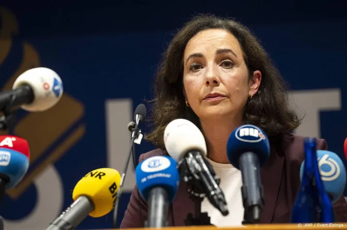 iedereen die de rechtsstaat koestert staat pal voor de vries