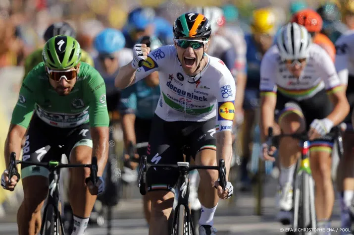 ier bennett pakt ritzege in tour