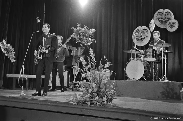 if i had a hammer zanger trini lopez 83 overleden