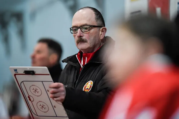 ijshockeycoach ontslagen tijdens wk