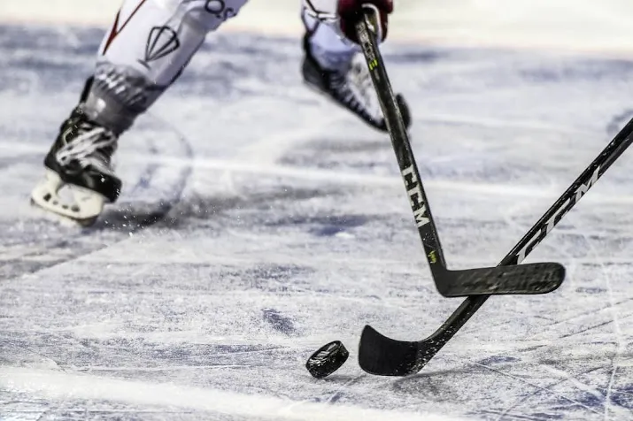 ijshockeyploeg wint opnieuw met ruime cijfers
