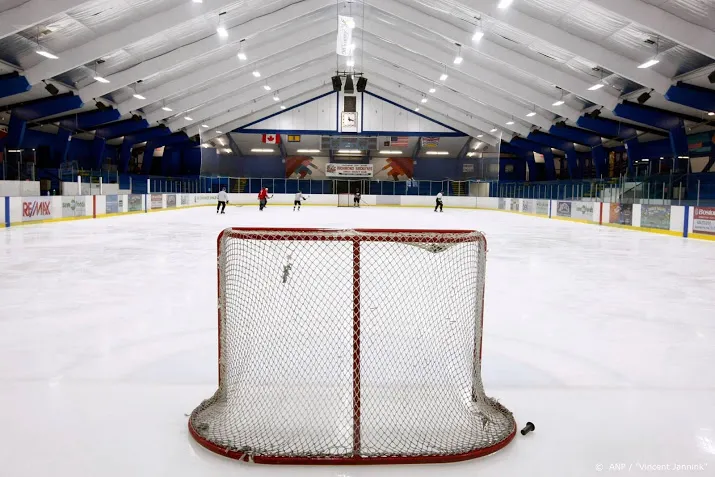 ijsmachinebestuurder 42 valt in bij nhl wedstrijd