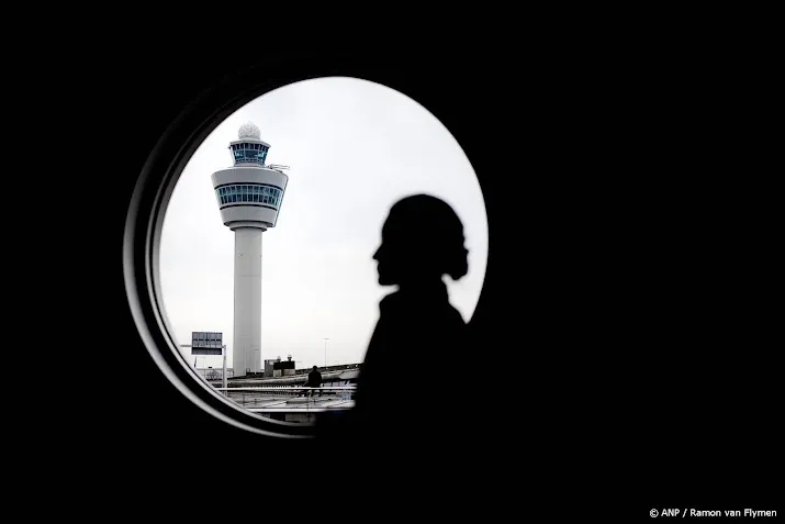 ilt gaat misbruik slots schiphol door privejets tegen
