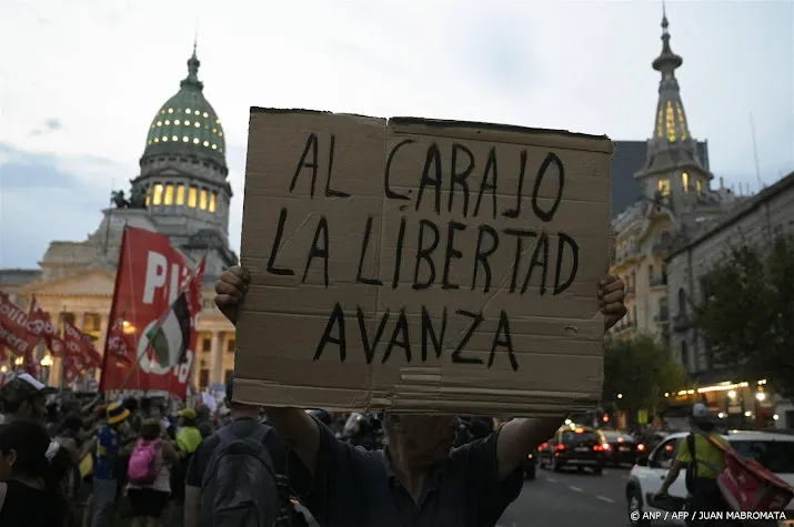 imf roept argentinie op om armen te ontzien bij bezuinigingen