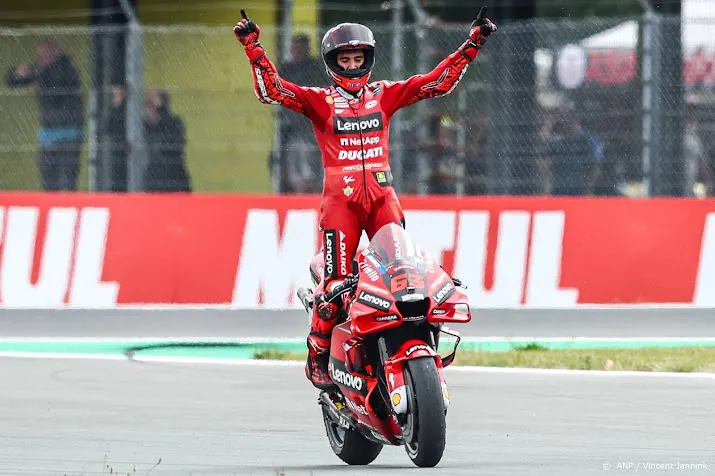imposante tt zege italiaan bagnaia in motogp