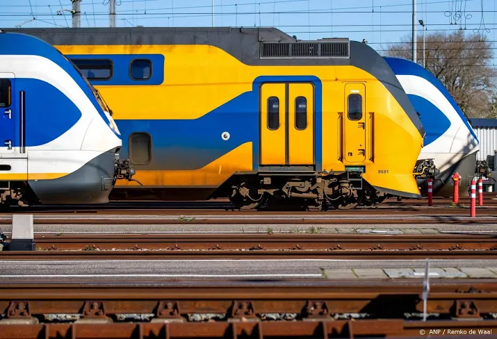 in 2022 elke tien minuten trein tussen schiphol en rotterdam