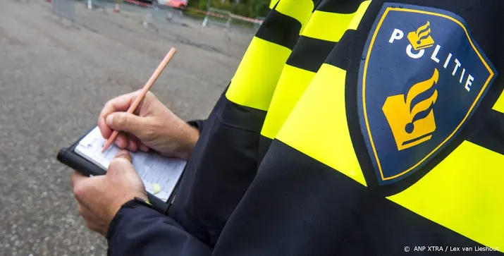 in laatste volle week avondklok deelt politie 5176 boetes uit
