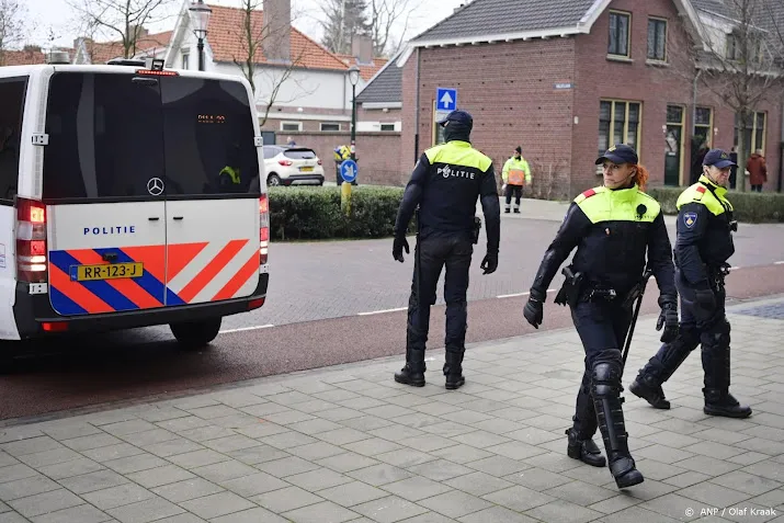 in totaal 52 mensen aangehouden rond psv ajax