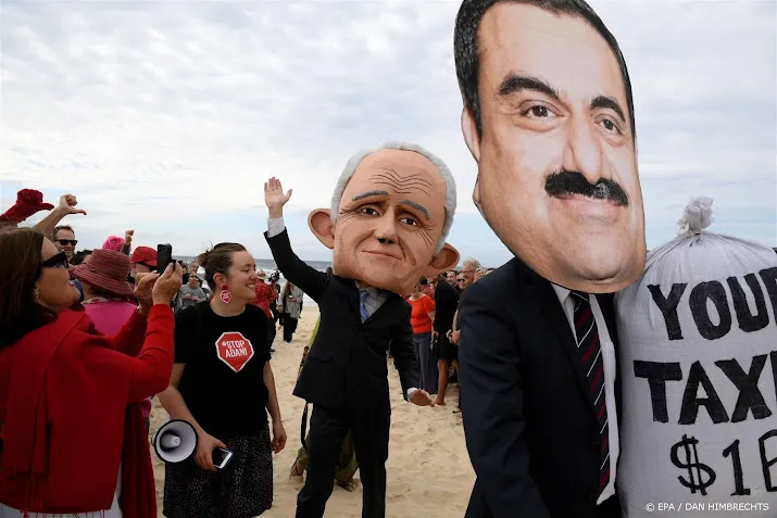 indiase adani raakt miljarden kwijt en zakt op ranglijst rijksten