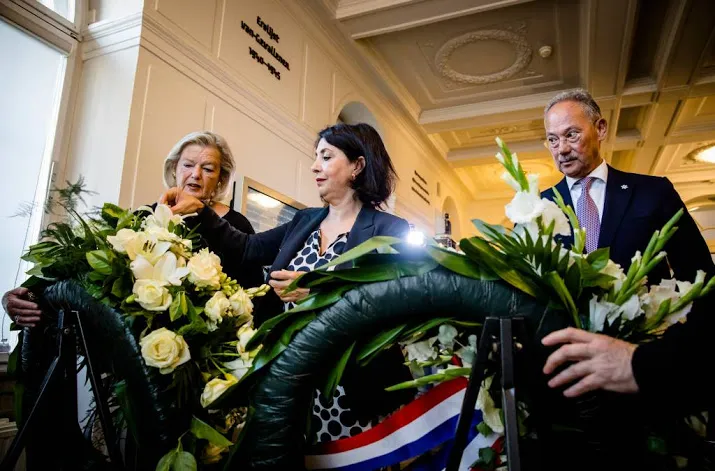 indie herdenking in gebouw tweede kamer