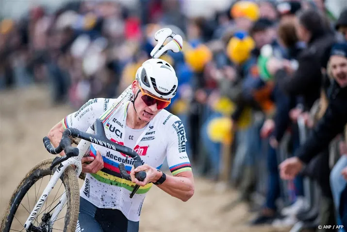 indrukwekkende van der poel boekt tiende crosszege op rij