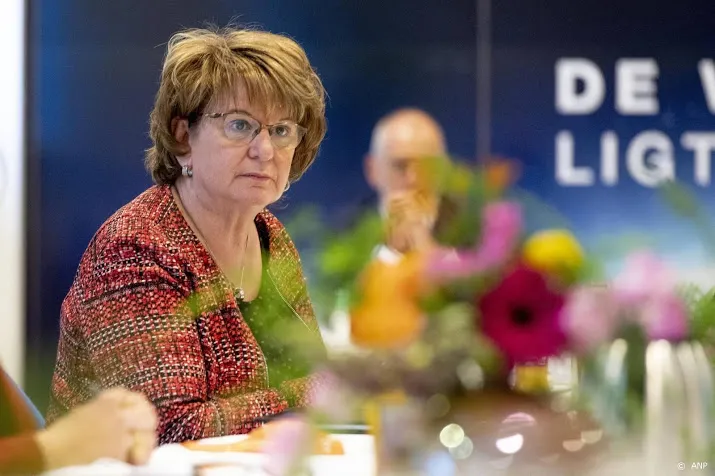 informateur hamer gaat langs bij kamervoorzitter bergkamp