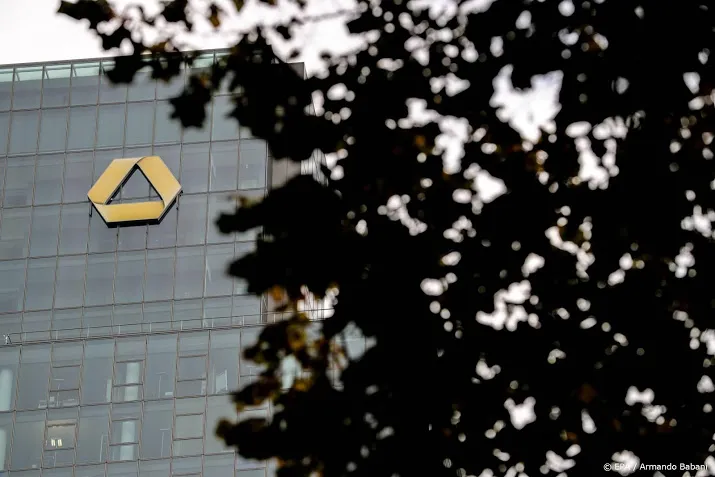 ing in zee met adviseurs over commerzbank